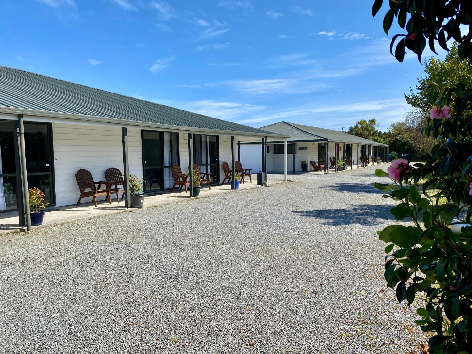 Heritage Park Lodge Haast Exterior photo