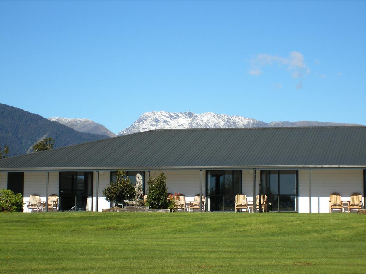 Heritage Park Lodge Haast Exterior photo