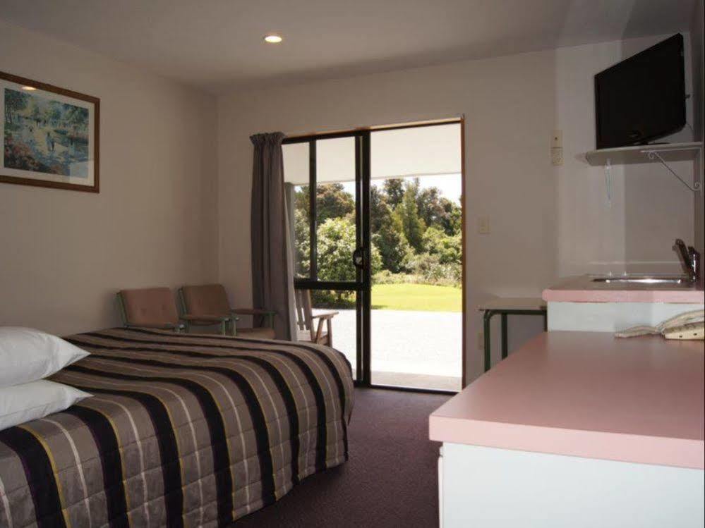 Heritage Park Lodge Haast Exterior photo